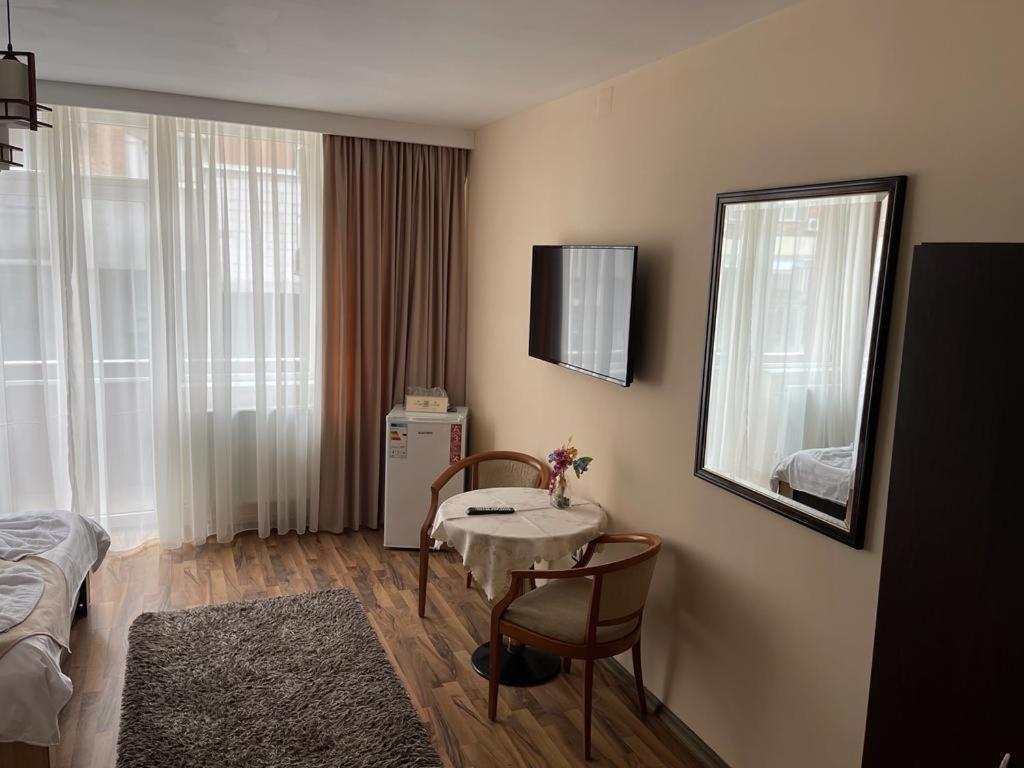 Casa Alex Hotel Târgu Jiu Eksteriør billede
