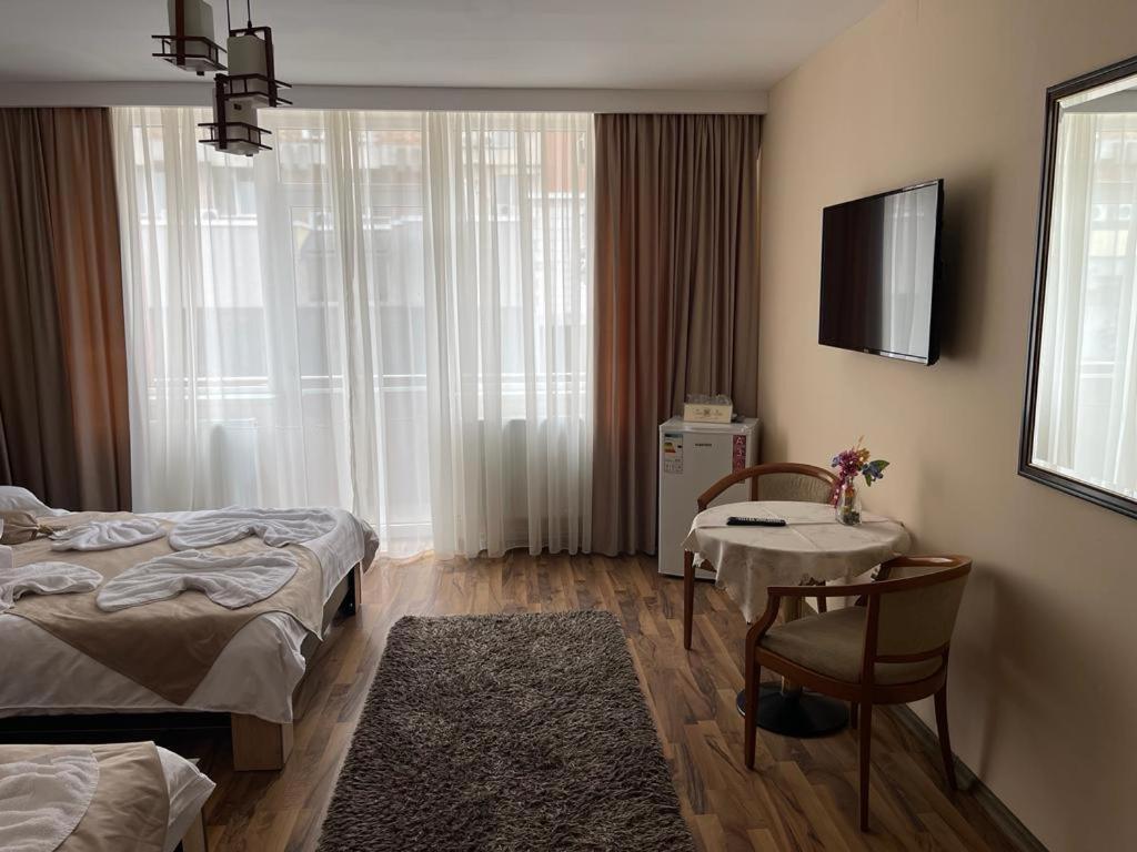 Casa Alex Hotel Târgu Jiu Eksteriør billede
