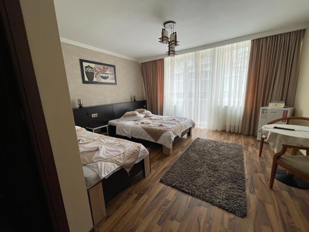 Casa Alex Hotel Târgu Jiu Eksteriør billede