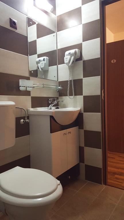 Casa Alex Hotel Târgu Jiu Eksteriør billede