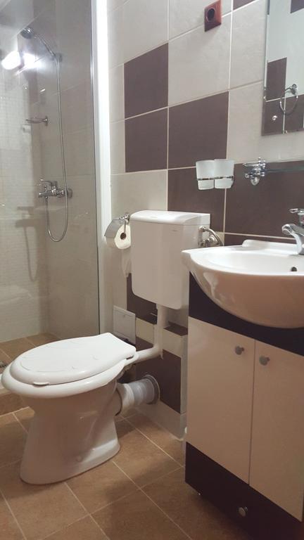 Casa Alex Hotel Târgu Jiu Værelse billede