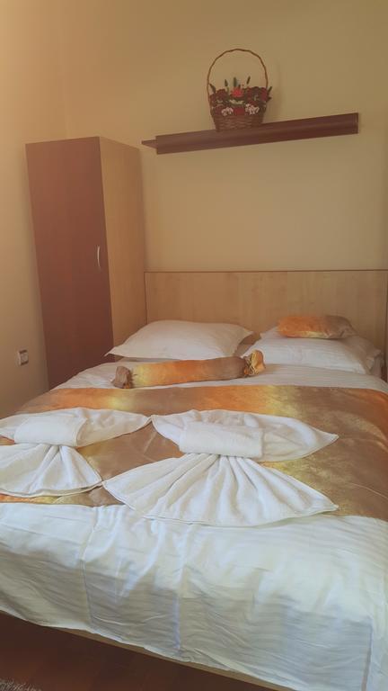 Casa Alex Hotel Târgu Jiu Værelse billede