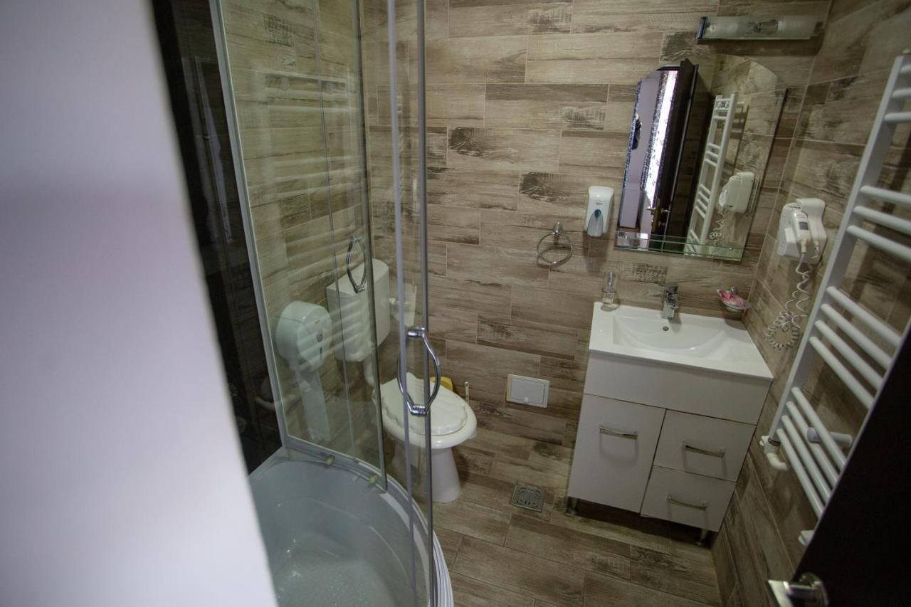 Casa Alex Hotel Târgu Jiu Eksteriør billede