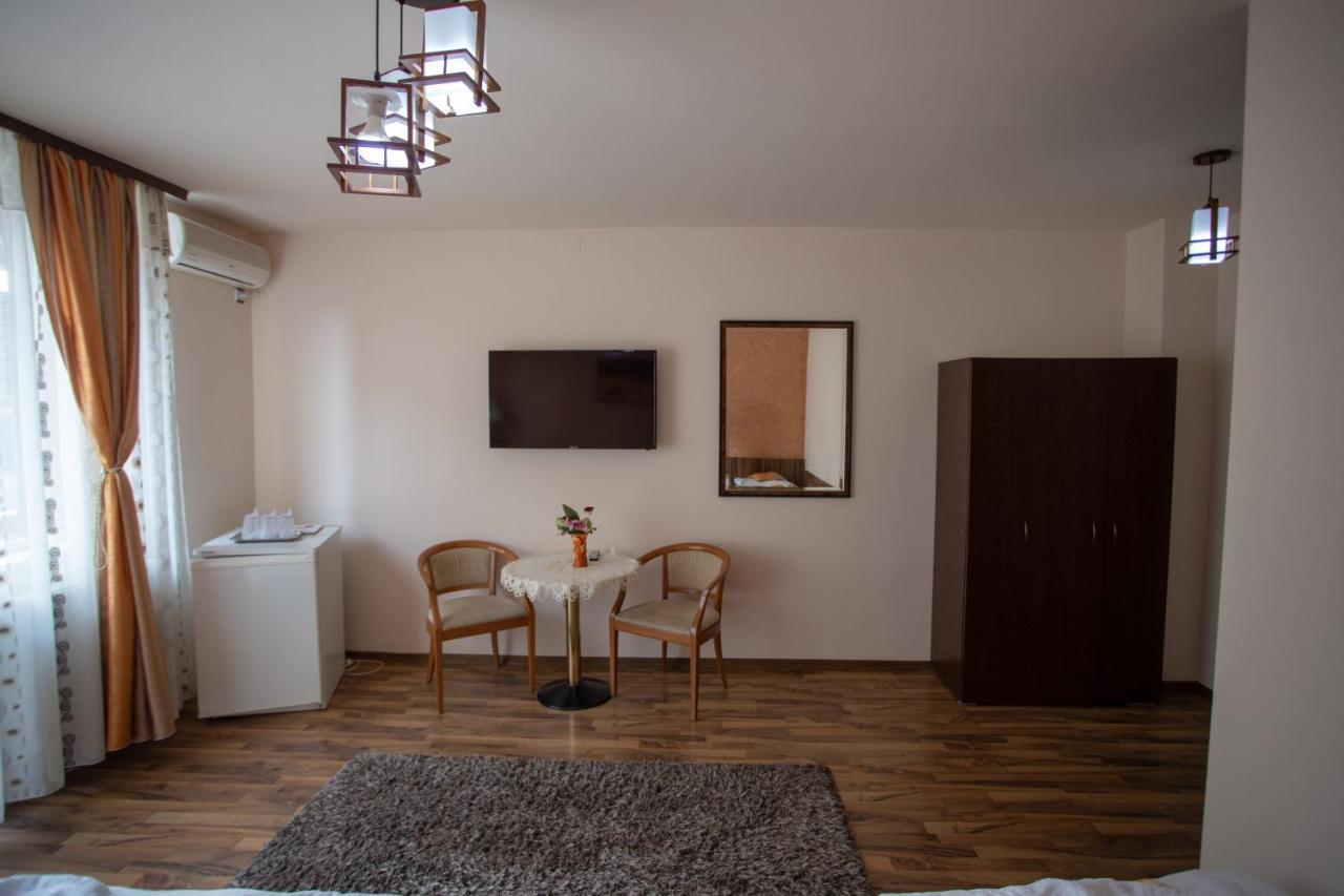 Casa Alex Hotel Târgu Jiu Eksteriør billede