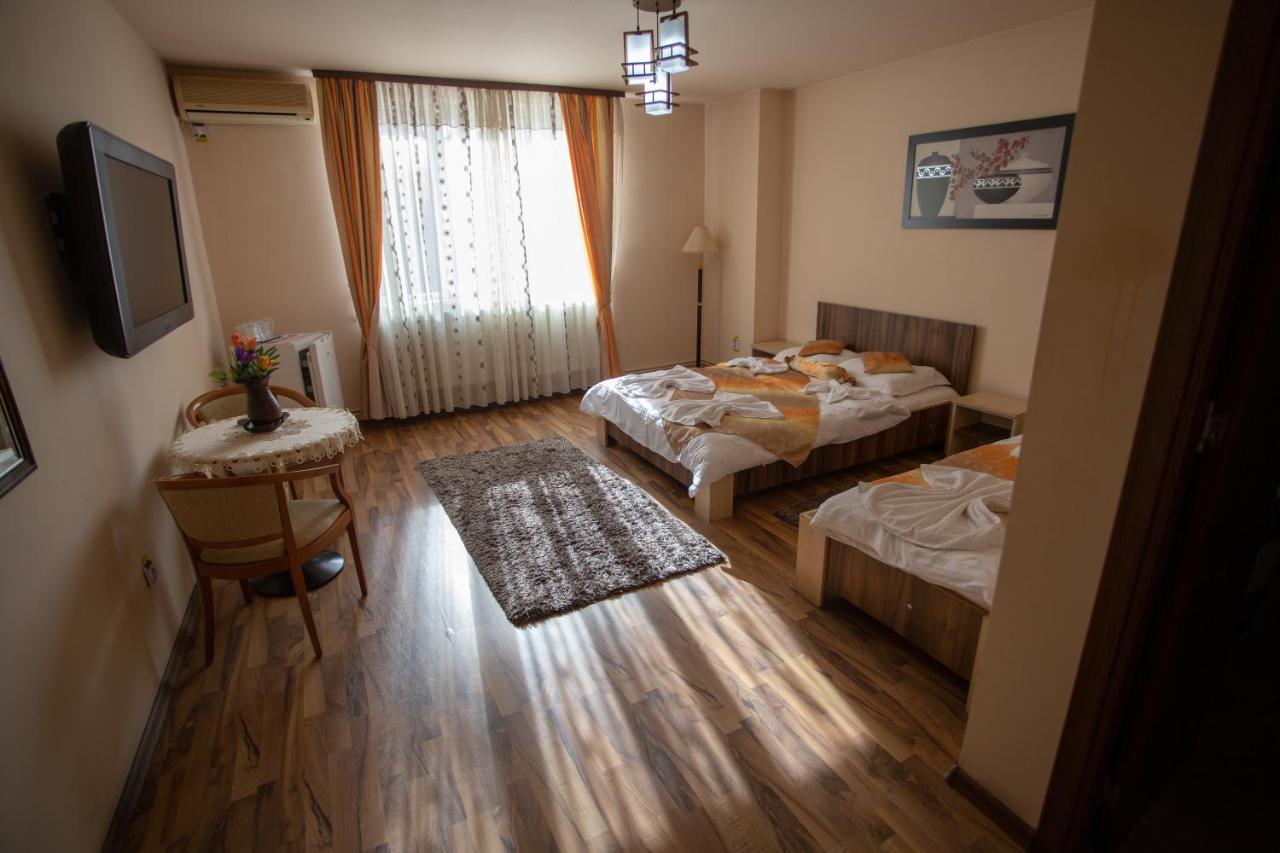 Casa Alex Hotel Târgu Jiu Eksteriør billede