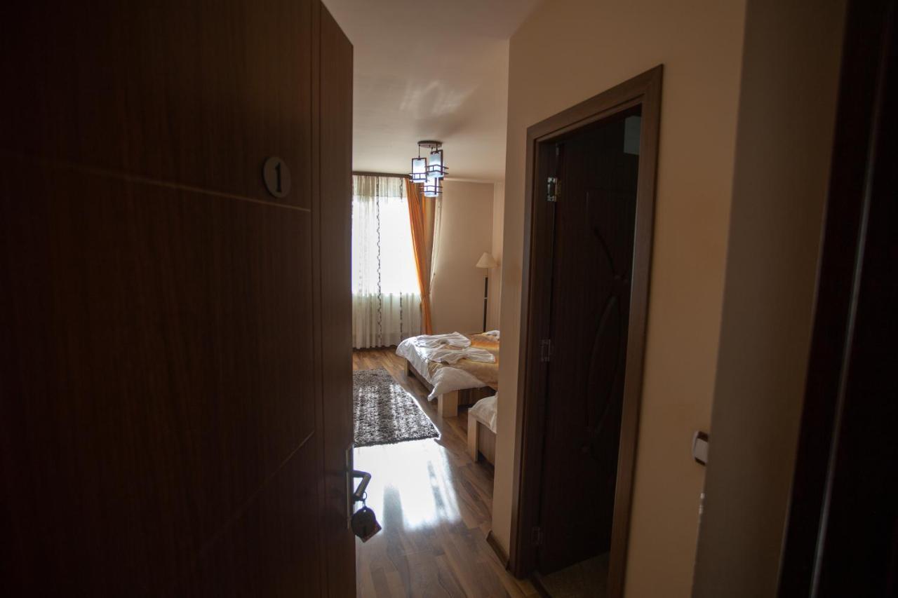 Casa Alex Hotel Târgu Jiu Eksteriør billede