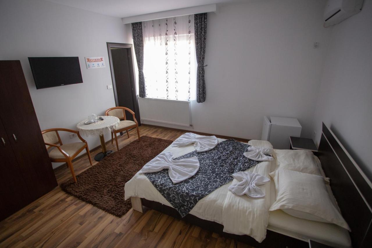 Casa Alex Hotel Târgu Jiu Eksteriør billede