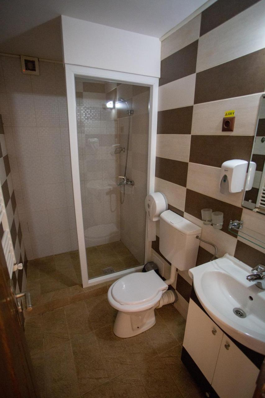 Casa Alex Hotel Târgu Jiu Eksteriør billede