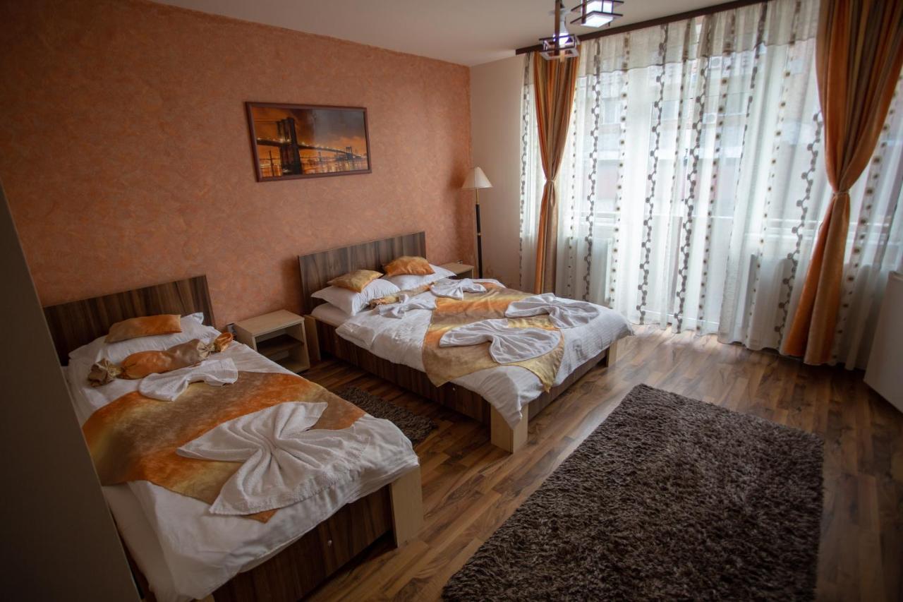 Casa Alex Hotel Târgu Jiu Eksteriør billede